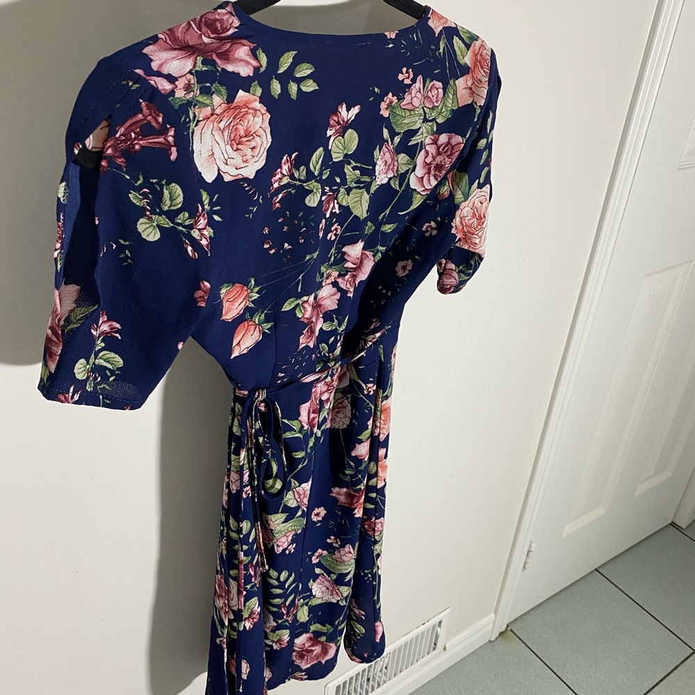 Floral Wrap Dress - Picture 5 of 6